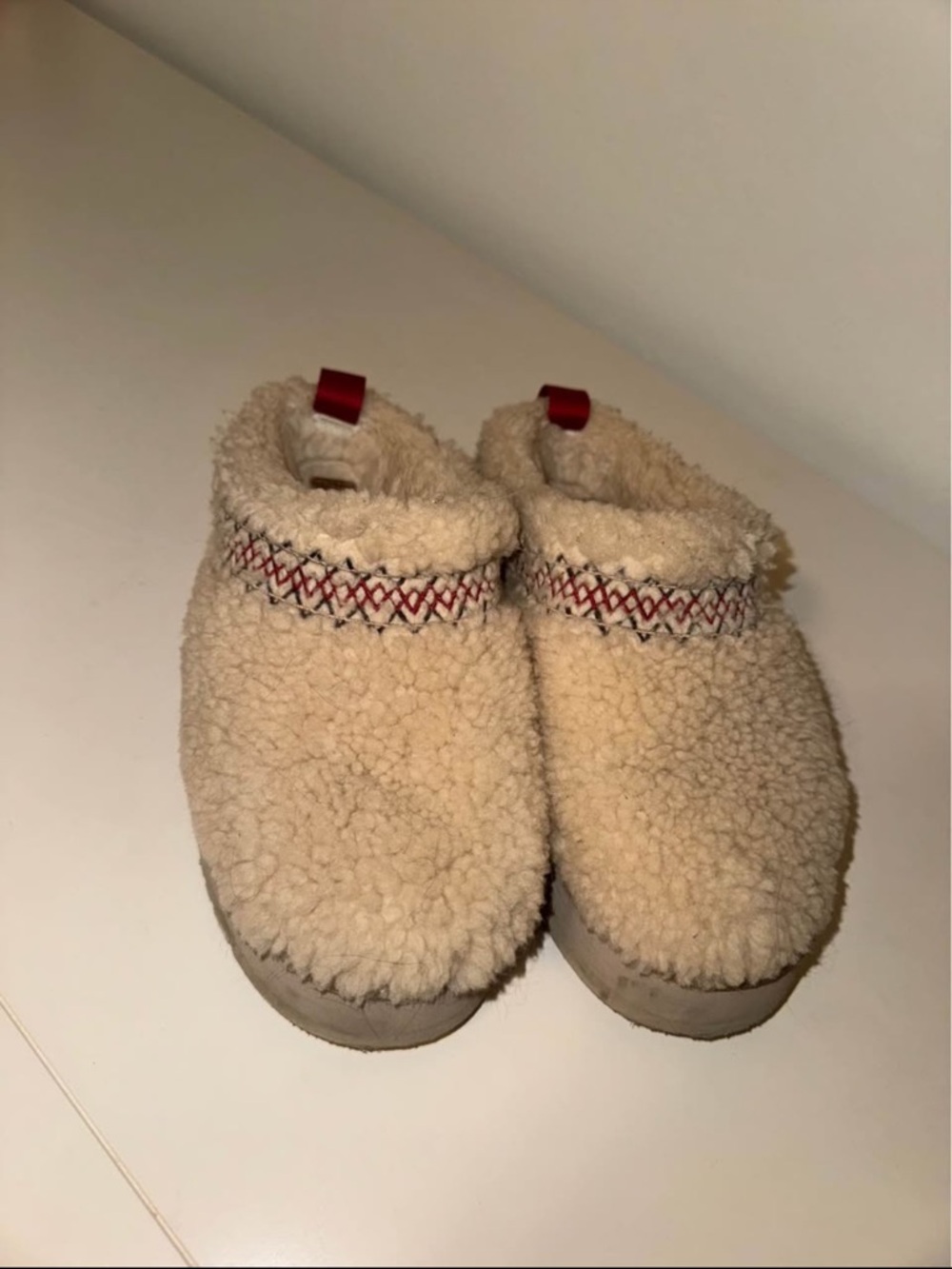 UGG Women’s Cream Sherpa Slip-On with Red Trim - Size 8